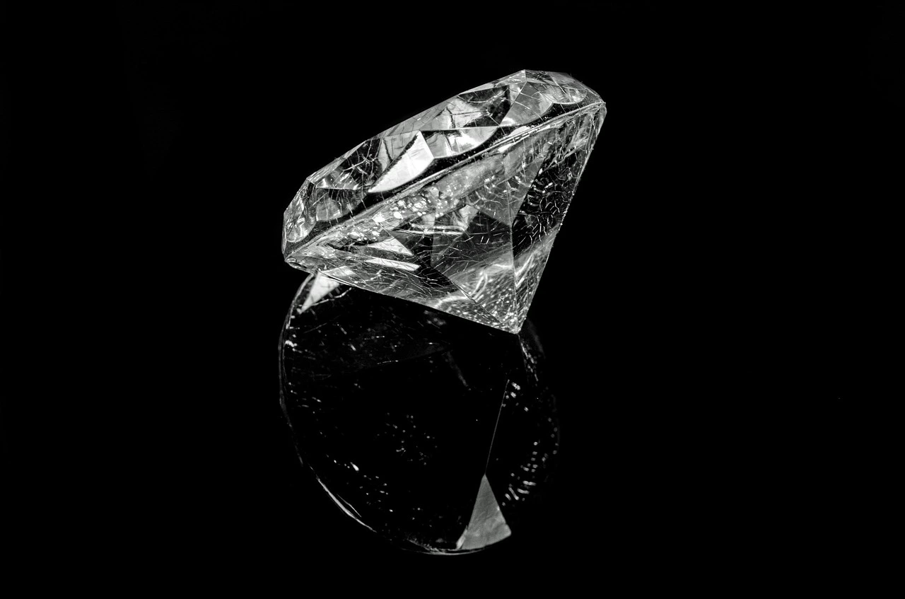 pfi-Exploring-the-World-of-Diamond-Jewellery-–-Everything-about-Diamonds-03112023