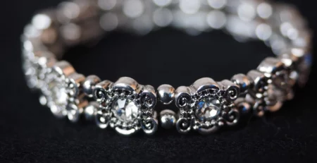 pfi-Radiant-Elegance-A-Guide-to-Choosing-and-Styling-Diamond-Bangles-03112023